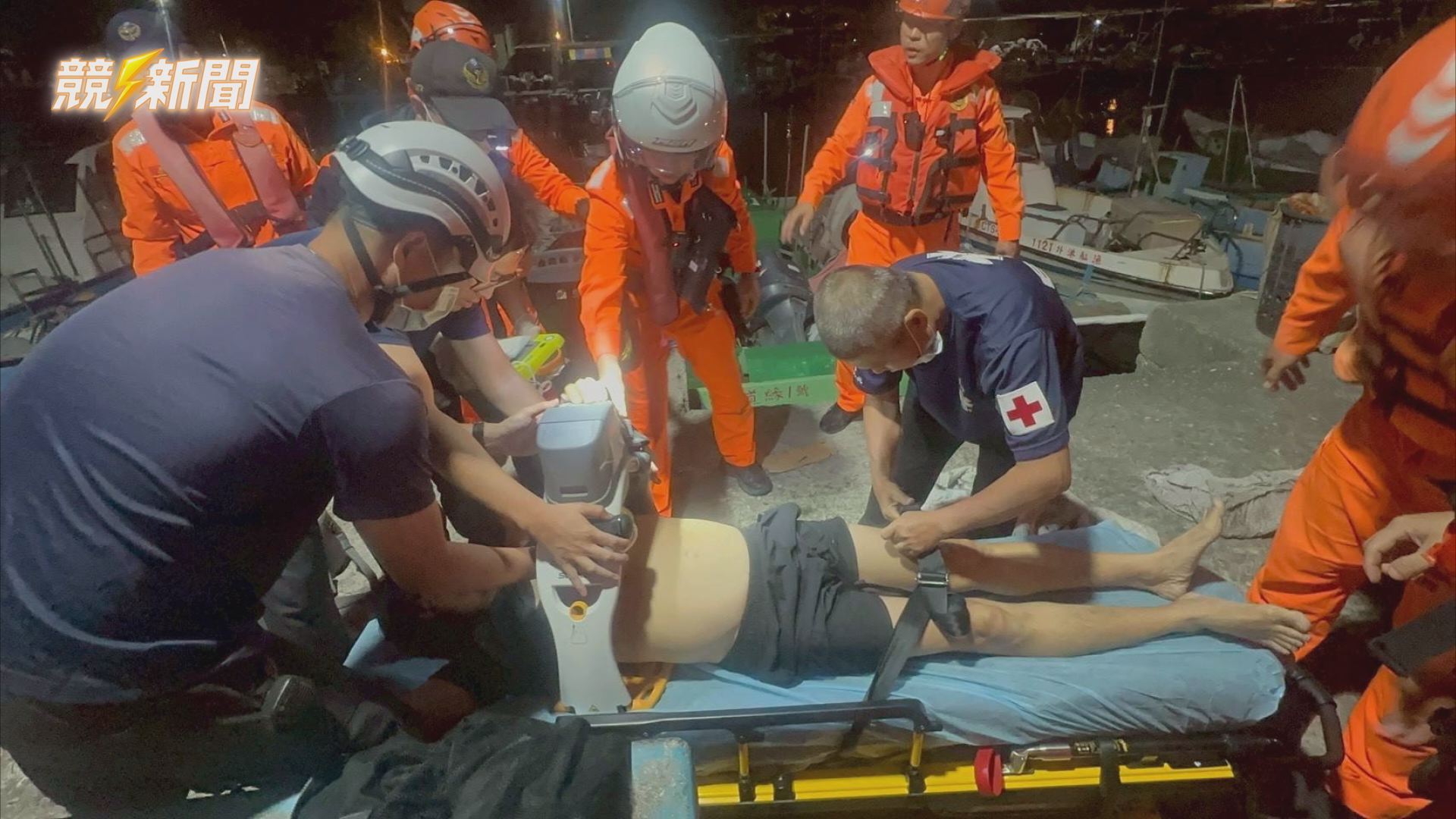 【警消】蚵子寮漁港男子夜間落海 海巡消防聯手搶救仍宣告不治