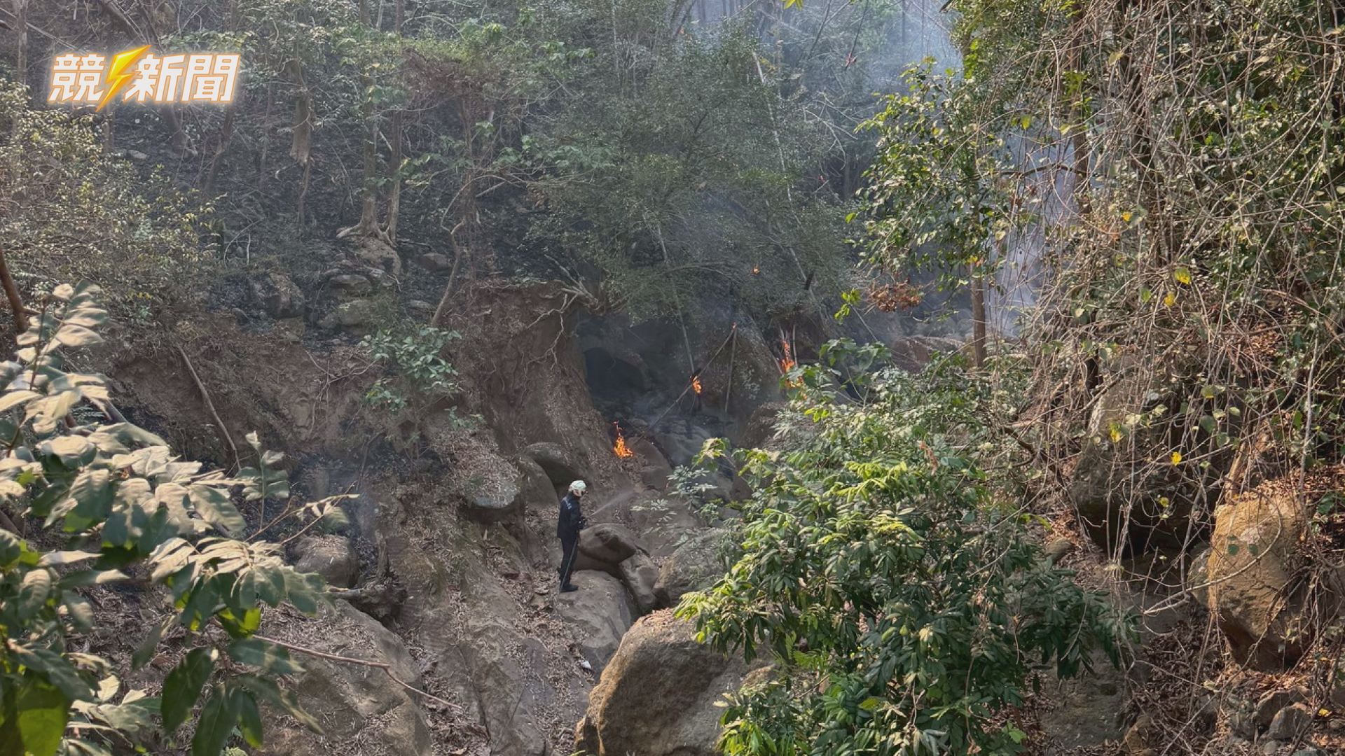 【警消】美濃公墓火警波及國有林地 清明前夕消防局籲慎終追遠莫釀災