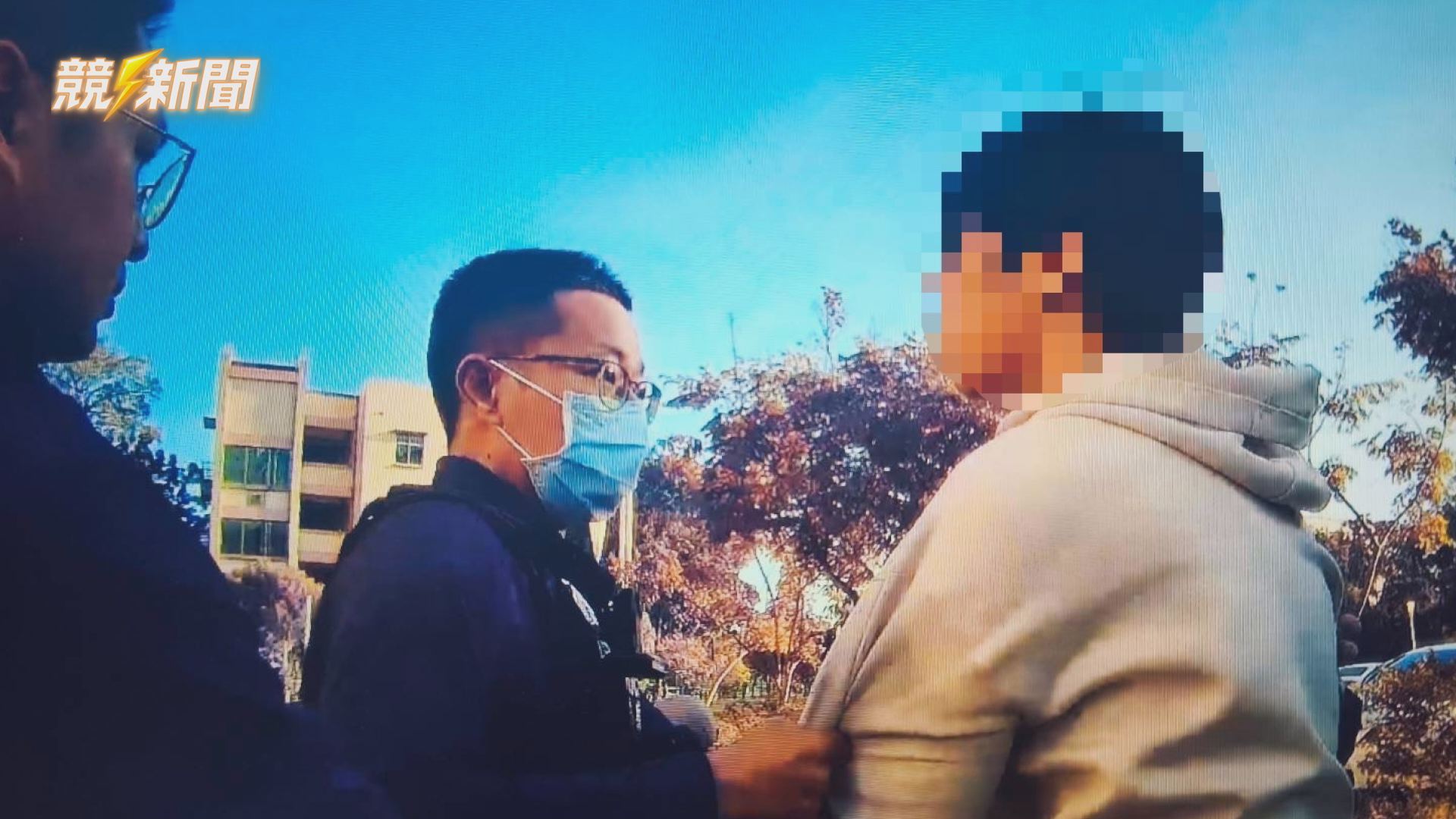【社會】黑衣男持刀闖校園追逐學生 鳳警強力制伏確保社區安全