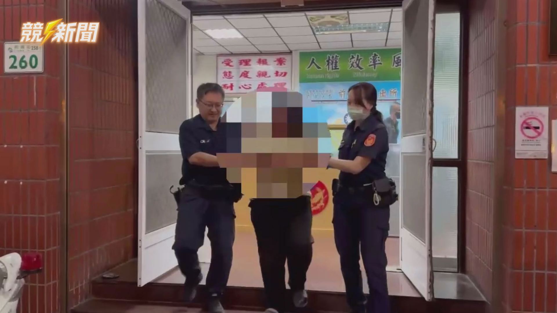 【社會】高雄興仁公園爆婦人掌摑男童臉腫 46歲婦「根本不認識」警帶回送辦