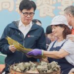 【生活】高雄三鳳中街端午包粽活動 百人體驗傳統市場文化