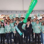 【政治】賴瑞隆登記參選高雄市長 陳其邁授棒喊話拚接棒