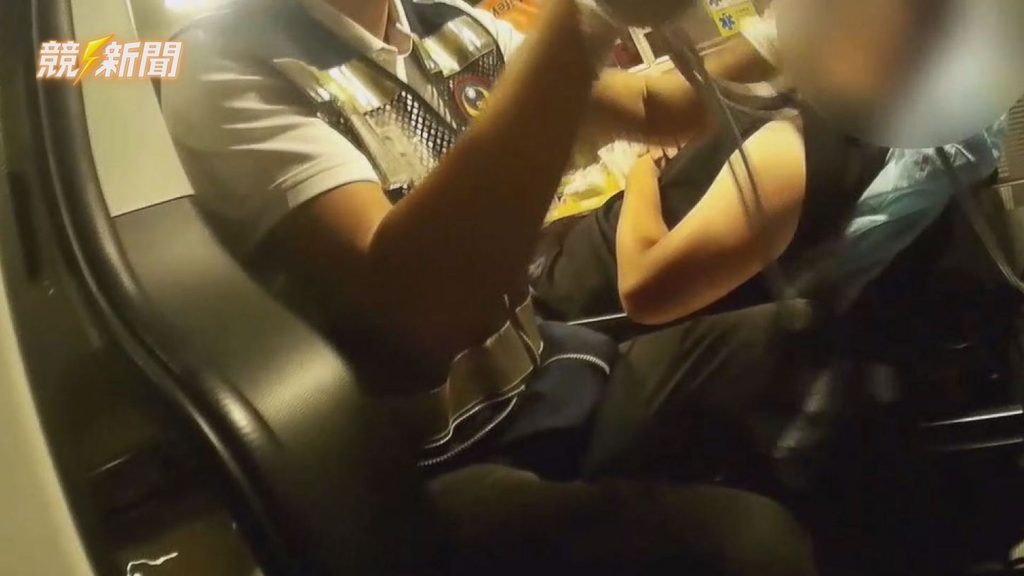 高雄三民酒駕車禍員警救護車上處理